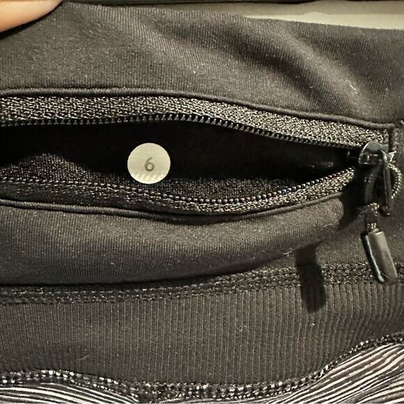 Lululemon Leggings Run Chase Me Crop SZ 6 - Picture 8 of 13